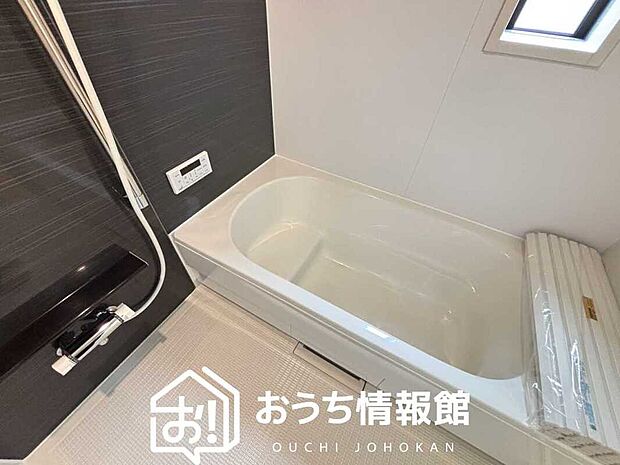 現地写真(浴室)
浴室暖房乾燥機付き。1坪タイプで広々です。