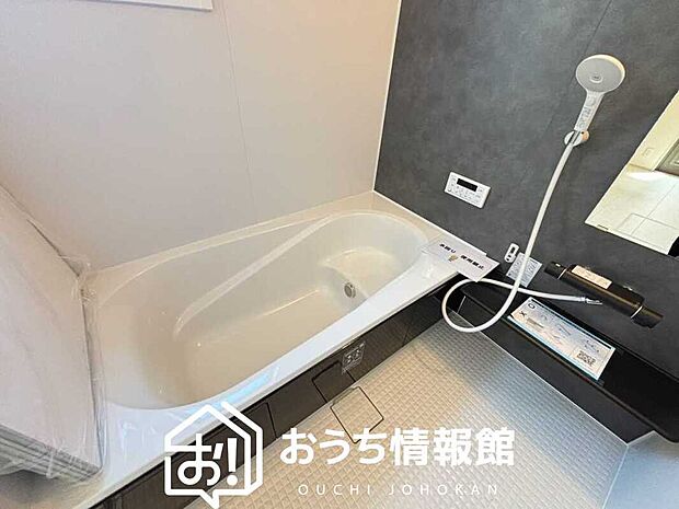現地写真(浴室)
浴室暖房乾燥機付き。1坪タイプで広々です。