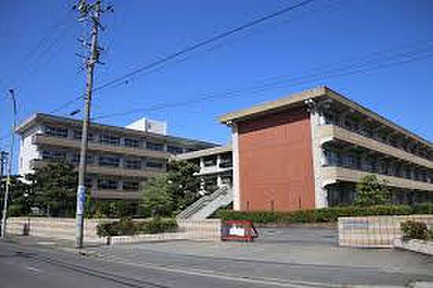 一宮市立尾西第一中学校(約2,800m)