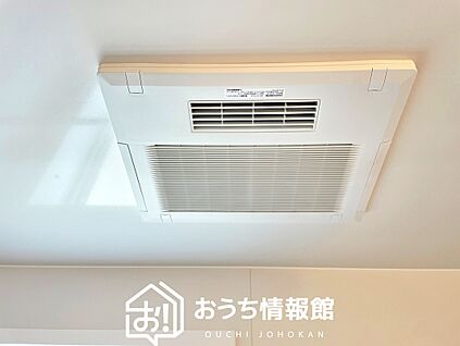 電気式浴室暖房換気乾燥機