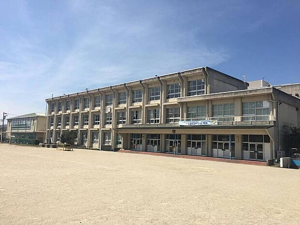 美濃加茂市立太田小学校(約1,700m)