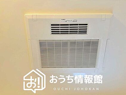 電気式浴室暖房換気乾燥機