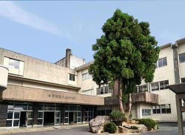 菰野町立八風中学校(約4,000m)