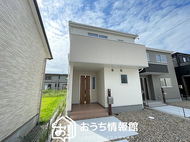 【現地写真(外観)【3号地】】雨で汚れを落とし、耐久性・耐候性に優れた外壁を使用しています。