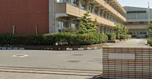 一宮市立尾西第一中学校(約1,700m)