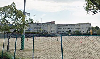 四日市市立三重北小学校 1000ｍ(徒歩13分)