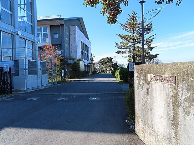 多治見市立多治見中学校（約2,700m）