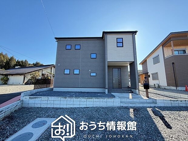 【現地写真（外観）】耐震等級最高「３」取得で基準の１.５倍の性能・耐震強度で安心できます。