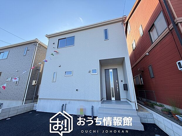 【現地写真（外観）【１号地】】雨で汚れを落とし、耐久性・耐候性に優れた外壁を使用しています。