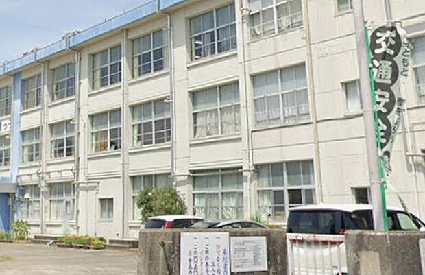 扶桑町立高雄小学校（約800m）