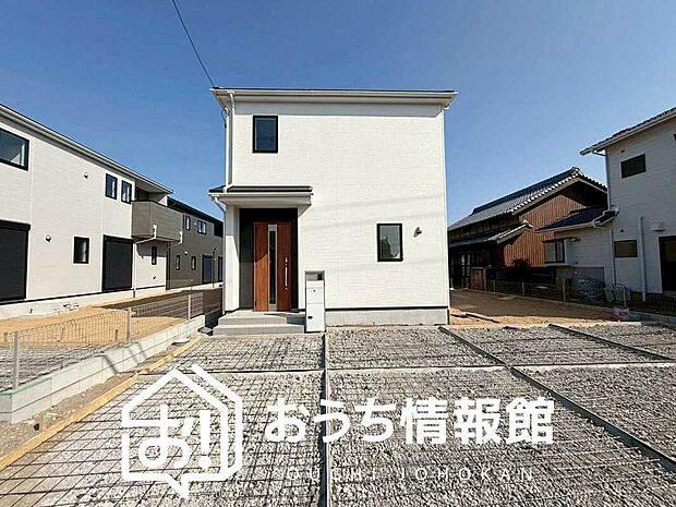 【現地写真（外観）【３号地】】軽くて火災に強い屋根材を採用し、地震時の建物への負担や揺れを軽減しています。