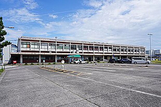 JR関西本線「四日市駅」(約880m)