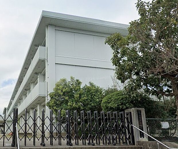 亀山市立井田川小学校（約790m）