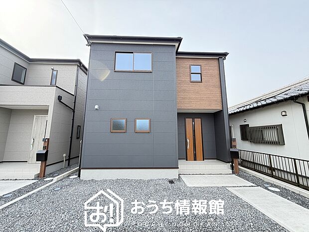 【現地写真(外観)【1号地】】雨で汚れを落とし、耐久性・耐候性に優れた外壁を使用しています。