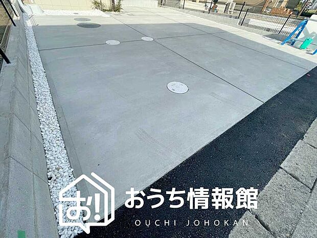 【現地写真（駐車場）】駐車スペースが広く、運転が苦手な方も安心です。