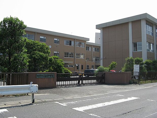 四日市市立大池中学校（約3,400m）