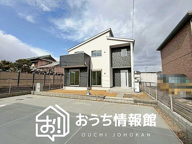 【現地写真（外観）】雨で汚れを落とし、耐久性・耐候性に優れた外壁を使用しています。