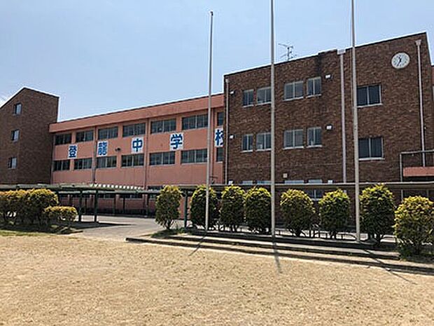 安八町立登龍中学校(約690m)