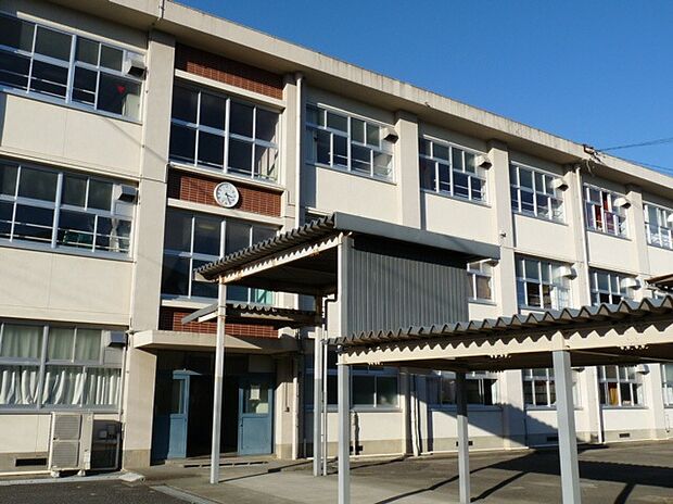 岐阜市立長森中学校(約3,500m)