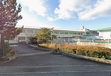 可児市立春里小学校 910ｍ(徒歩12分)