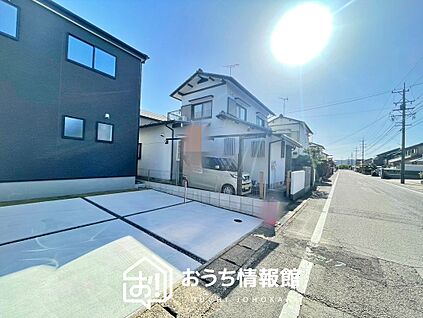 現地写真（前道含む外観）