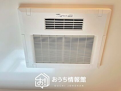 電気式浴室暖房換気乾燥機