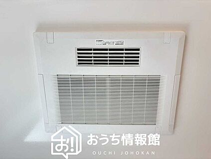 電気式浴室暖房換気乾燥機