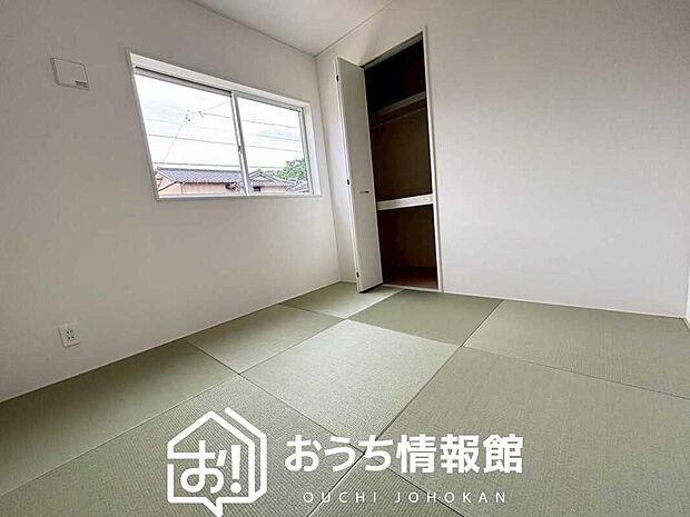 【現地写真（和室）】大壁仕様の新和室。くつろぎの空間です。