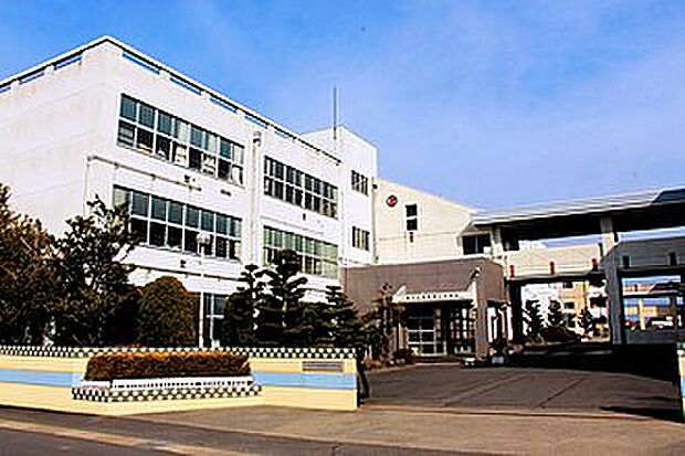 一宮市立尾西第三中学校（約1,000m）