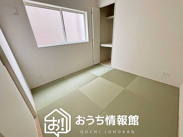 【現地写真（和室）】大壁仕様の新和室。くつろぎの空間です。