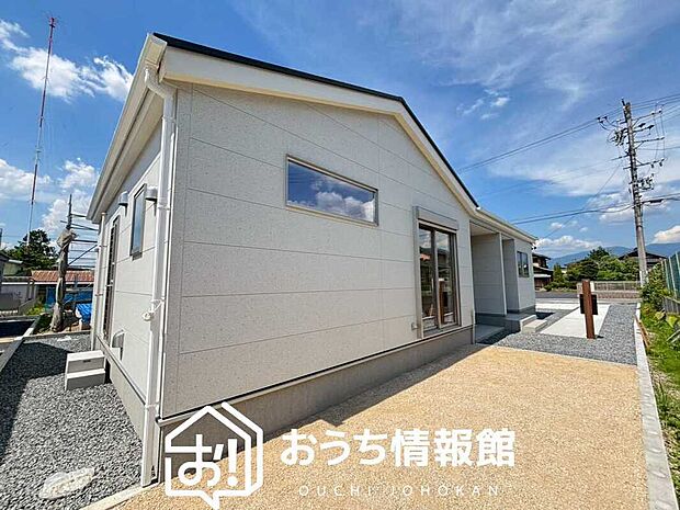 【現地写真（外観）【４号地】】健康被害に配慮したもっとも安全性の高い建材を採用し、シックハウス対策をしております。