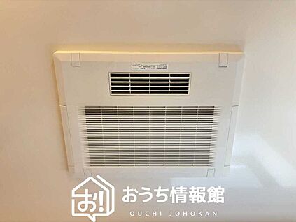 電気式浴室暖房換気乾燥機