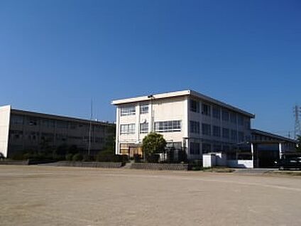 四日市市立山手中学校 2000ｍ(徒歩25分)