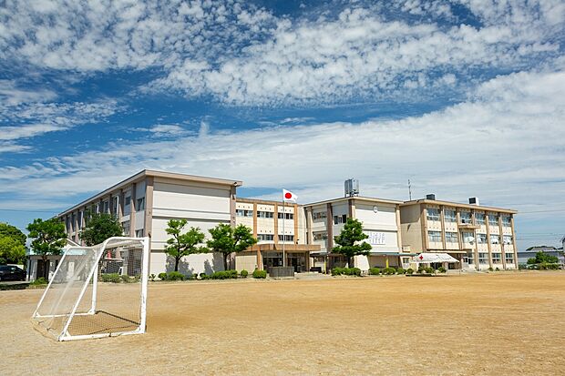 一宮市立中島小学校(約990m)