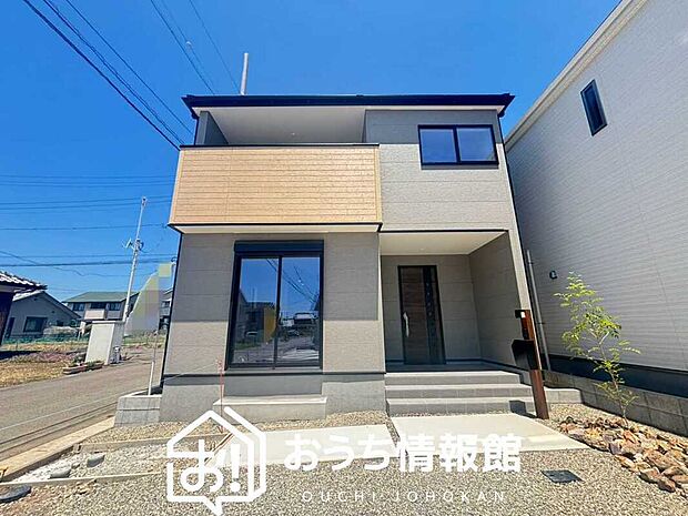 【現地写真(外観)【1号地】】雨で汚れを落とし、耐久性・耐候性に優れた外壁を使用しています。