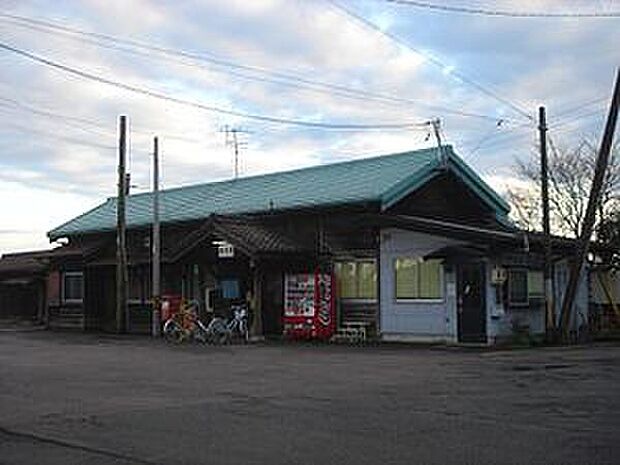 長良川鉄道「富加駅」(約1,300m)