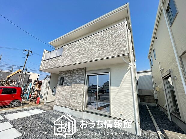 【現地写真（外観）【１号地】】雨で汚れを落とし、耐久性・耐候性に優れた外壁を使用しています。