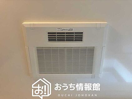 電気式浴室暖房換気乾燥機