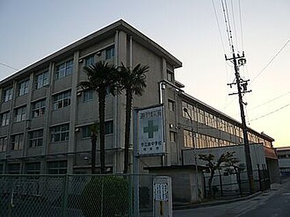 岐阜市立島中学校 1400ｍ(徒歩18分)