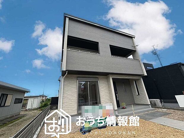 【現地写真(外観)】雨で汚れを落とし、耐久性・耐候性に優れた外壁を使用しています。