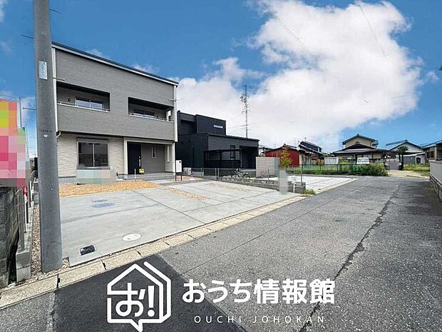【現地写真(前道含む外観)】健康被害に配慮したもっとも安全性の高い建材を採用し、シックハウス対策をしております。