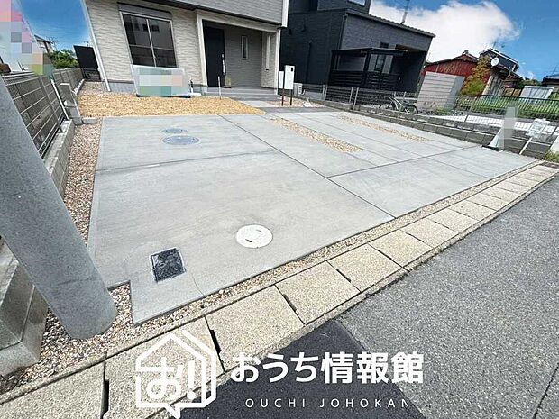 【現地写真(駐車場)】駐車スペースが広く、運転が苦手な方も安心です。