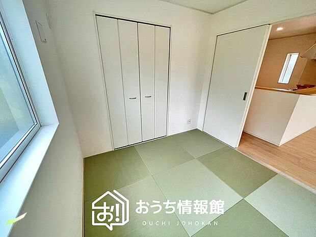 【現地写真（和室）】大壁仕様の新和室。くつろぎの空間です。