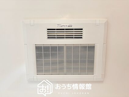 電気式浴室暖房換気乾燥機