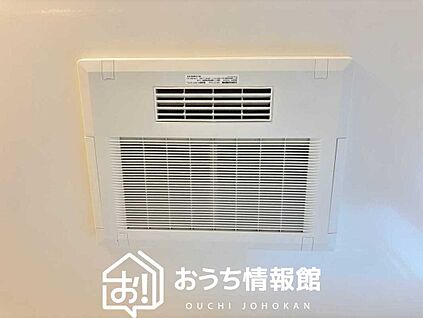 電気式浴室暖房換気乾燥機