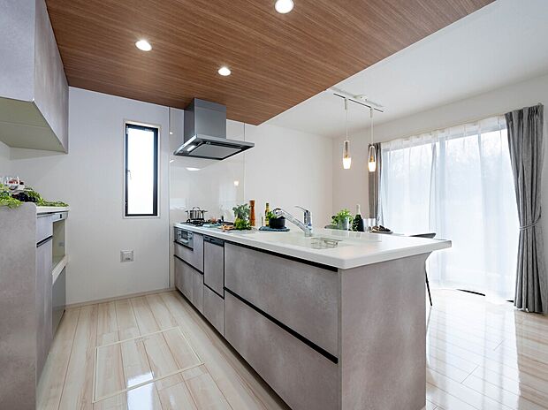 【建物プラン例：Kitchen】
建売では叶わないプラン・カラーセレクトのご相談が可能なため、よりお客様の理想に近い住宅が実現可能となっています！