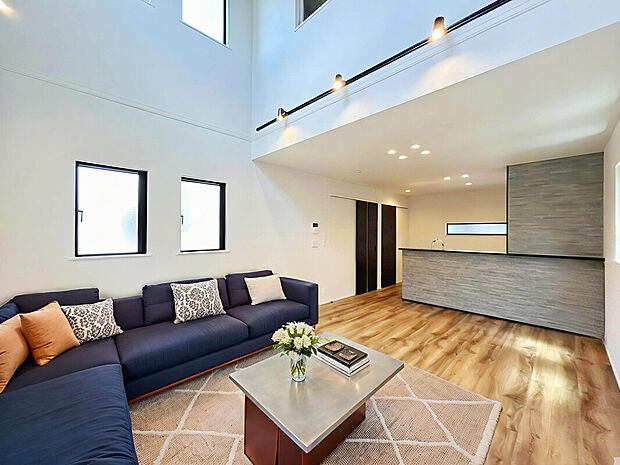 【LDK：17.3帖】
イトーピアホーム施工！注文住宅のようなこだわりのある邸宅。
耐震等級3を取得する物件。本画像はCGで作成しており、実際に現地に家具は配置しておりません。