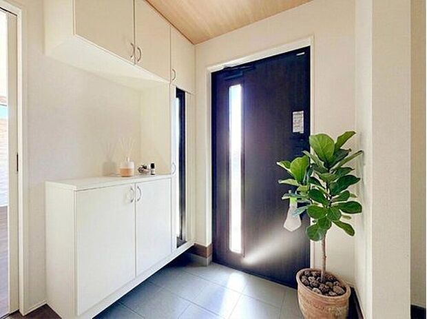 【建物プラン例】
「イオンモール多摩平の森」「フォレストモール八王子大和田」「セレオ八王子」など、車移動15分圏内に大きなショッピング施設があり休日の買い物時にも様々な選択肢が生まれます。