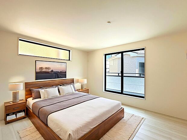 【Room:8.2帖】
南向きのバルコニーが採用されており、日中の太陽光を取り入れやすいため、部屋が暖かくなり、暖房の使用が減る可能性があります。