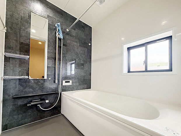 【【Bath Room】】冬の時期でも浴室内を暖かくでき、ヒートショックの防止にも繋がります!